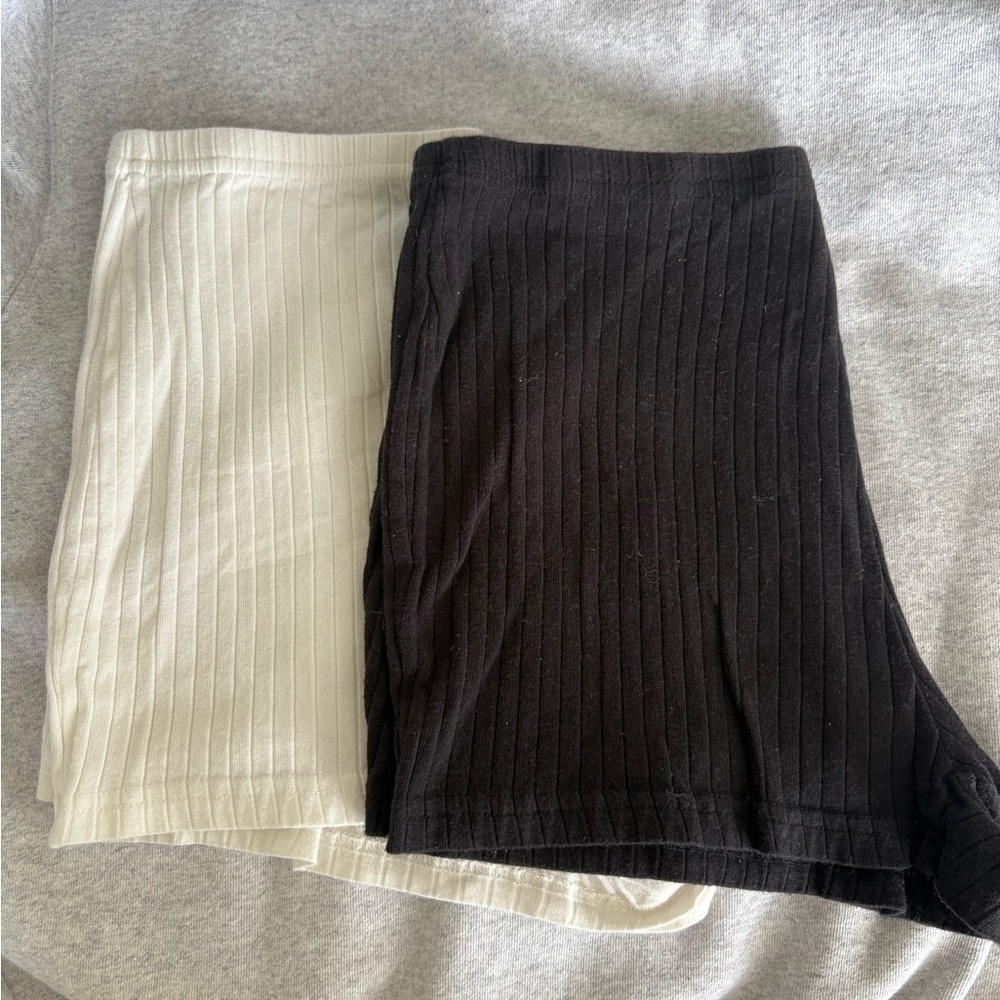 Black and White Ribbed Shorts Set